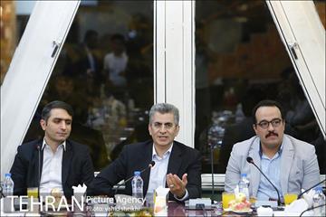 نشست صمیمی دکتر مظاهریان با اصحاب رسانه  2