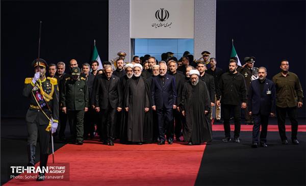 مراسم ادای احترام به پیکر رهبر شهید انقلاب با حضور سران قوا 21