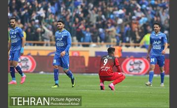 دیدار تیم های فوتبال استقلال و پرسپولیس