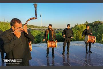 کاروان سنج و دمام زنی با حضور خادمین حرم مطهر رضوی