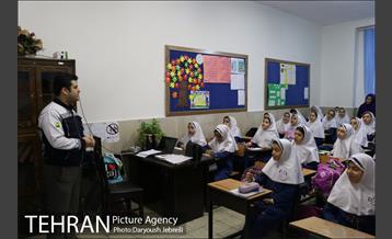 برنامه قطار دانایی در دبستان دخترانه آیین روشن 2