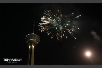 نورافشانی برج میلاد در شب پیروزی انقلاب اسلامی 8