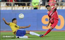 دیدار تیم های فوتبال پرسپولیس تهران و صنعت نفت آبادان 11