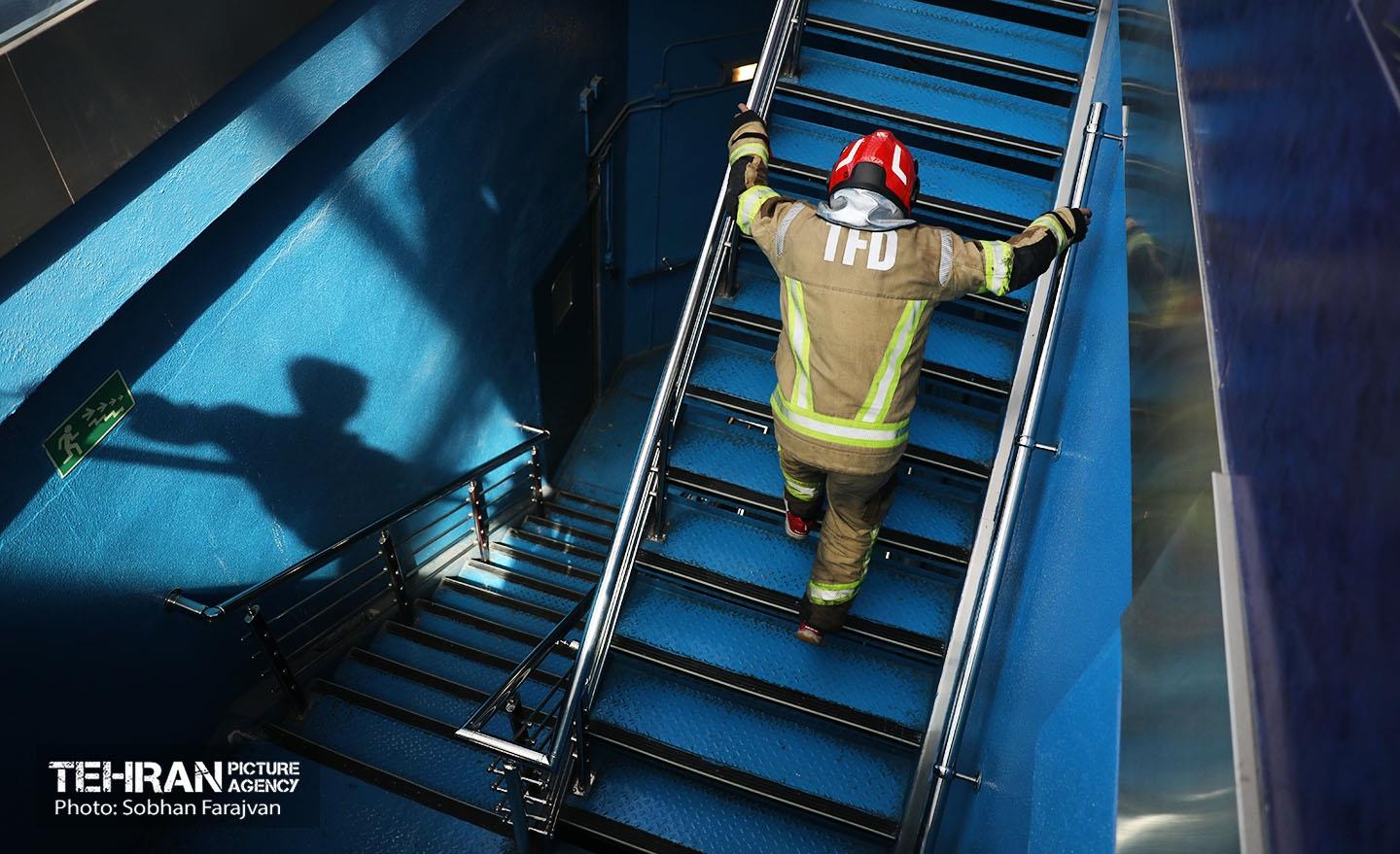 مسابقه پله‌نوردی آتش‌نشانان 14