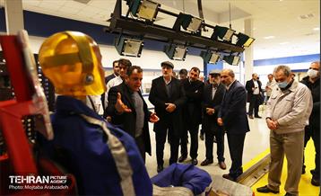 بازدید شهردار تهران از مرکز تحقیقات و نوآوری شرکت سایپا 23