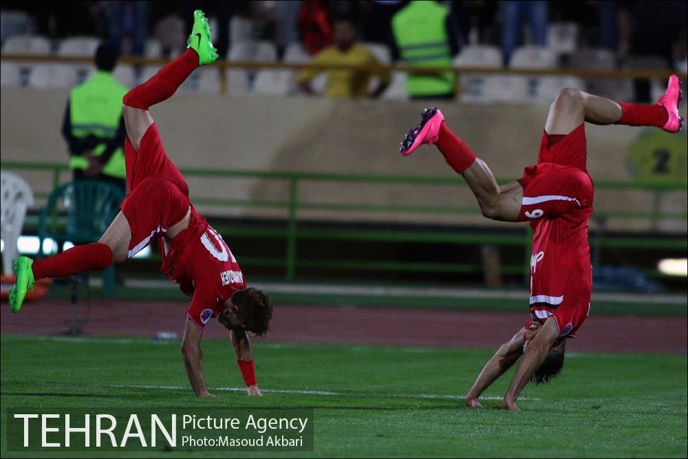 دیدار تیم‌های فوتبال پرسپولیس و الوحده