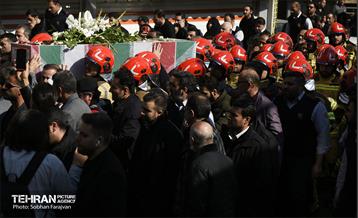 تشییع پیکر شهید آتش‌نشان «قریب رضا دارابی» 22