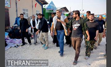 بازدید پیروز حناچی از موکب‌های مسیر نجف تا کربلا 24