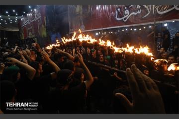 آیین مشعل‌گردانی در دولت آباد تهران 18