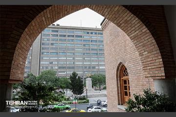 چراغ خانه شهر روشن است 13