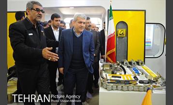 بازدید معاون علمی و فناوری رییس جمهور از نمایشگاه مترو  6