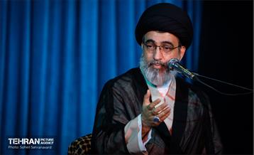 مراسم رونمایی از کتاب «در آغوش نیل» در رواق کشور دوست