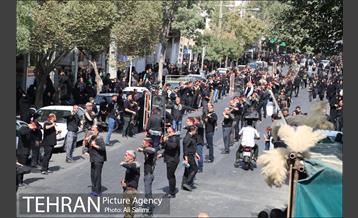 برگزاری مراسم سوگواری سالار شهیدان امام حسین (ع) در محلات منطقه 15 23