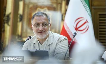 جلسه دکتر زاکانی با اعضای هیئت مدیره باغ موزه دفاع مقدس 30