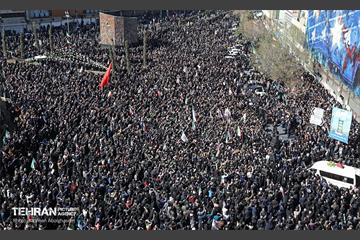 اجتماع مردم تهران در پی شهادت رهبر انقلاب - 2 21