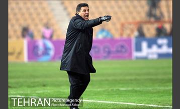 دیدار تیم های فوتبال نفت تهران و تراکتورسازی تبریز