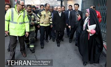 بازدید شهردار تهران از محل آتش‌سوزی ساختمان برق حرارتی وزارت نیرو  6