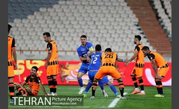 دیدار تیم های فوتبال استقلال و مس رفسنجان 8