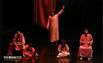 نمایش آئینی مذهبی «در انتظار...» 10