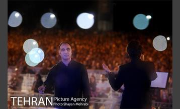 اجرای خیابانی محمد معتمدی و ارکستر سازهای ملی ایران در بوستان آب و آتش 24