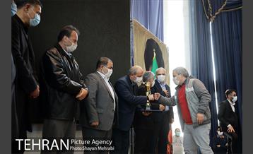 اختتامیه پنجمین دوره لیگ فوتبال حرف و مشاغل 32