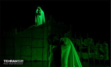 نمایش «سیب، فانوس، کشتی» 10