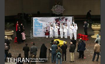 اجرای تئاتر خیابانی در میدانگاه ولی عصر (عج) 21