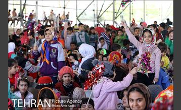 اجرای زنده برنامه محله گل و بلبل در میدان هرندی 24