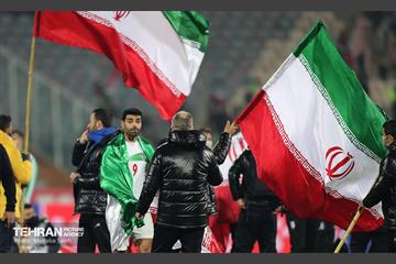 جشن و شادی بازیکنان و کادر فنی تیم ملی ایران پس از صعود به جام جهانی 2022