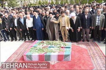 تشییع پیکر مطهر دو شهید گمنام 12