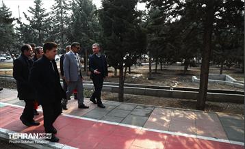 بازدید نخبگان منطقه ۵ از پروژه‌های عمرانی 48