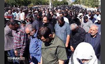 در حاشیه نماز جمعه تهران به امامت رهبر انقلاب 38