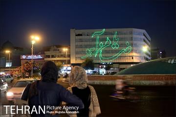 نورپردازی لیزری ویژه ولادت امام رضا(ع) در میدان انقلاب اسلامی 10