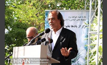 بدرقه عباس کیارستمی به خانه ابدی‎ 15