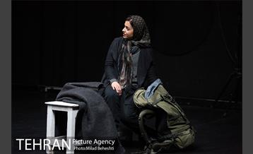 نمایش خداوند هایم را فراموش کرده است‎ 3