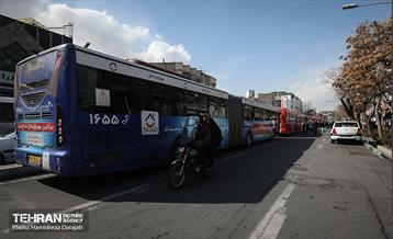 خدمات شهرداری تهران در پایان راهپیمایی ۲۲ بهمن 1