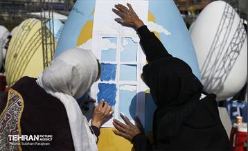 جشنواره تخم‌مرغ رنگی در میدان هفت تیر 18