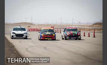 رقابت های جایزه بزرگ اتومبیلرانی  و موتور سواری رشته درگ 6