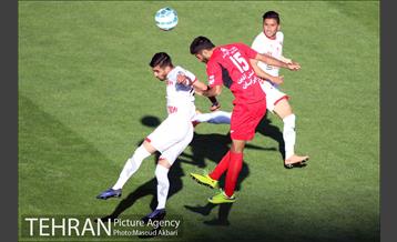 دیدار تیم های فوتبال پرسپولیس و پدیده