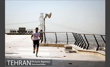 ثبت رکورد پله نوردی در برج میلاد 3