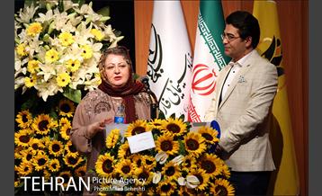 شانزدهمین جشن سالانه انجمن منتقدان و نویسندگان خانه تئاتر‎ 17