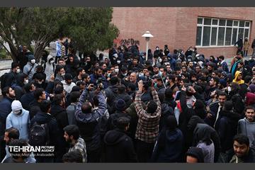 حضور علیرضا زاکانی در دانشگاه شریف 50