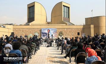 مراسم تشییع پیکر مرحومه ایران درودی هنرمند نقاش 27