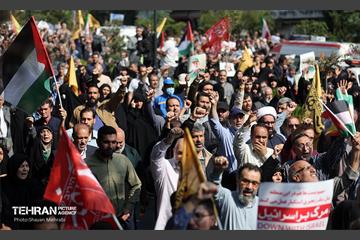 مراسم تشییع پیکر شهید سردار عباس نیلفروشان - ۱ 10