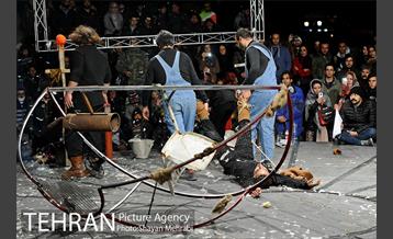 اجراهای خیابانی سی و هفتمین جشنواره تئاتر فجر 12