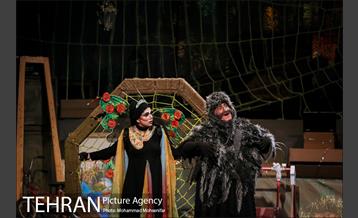 اجرای نمایش شاپرک خانوم 3