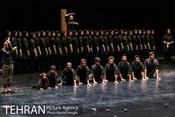 نمایش "من" در پردیس تئاتر تهران (خاوران) 33