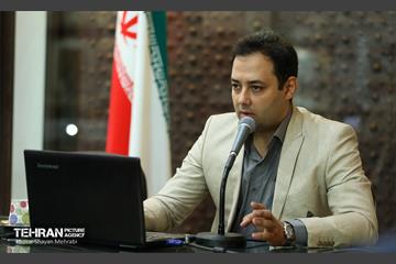 آیین رونمایی از کتاب "سر در مقدس" 8
