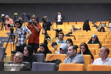 نشست خبری رویداد بین‌المللی طراحی کارتون، کاریکاتور و پوستر «هولوساید ۲۰۲۴» 8