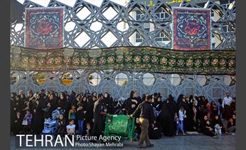 اجرای تعزیه در میدان امام حسین(ع)